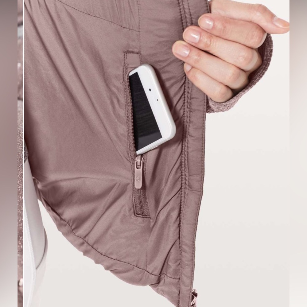 Lululemon Pack It Down Vest
Mauve Stone-NWOT-Sz 4 - Picture 7 of 12